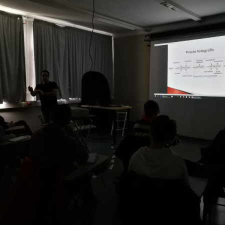 Comença el curs d'iniciació a la fotografia.