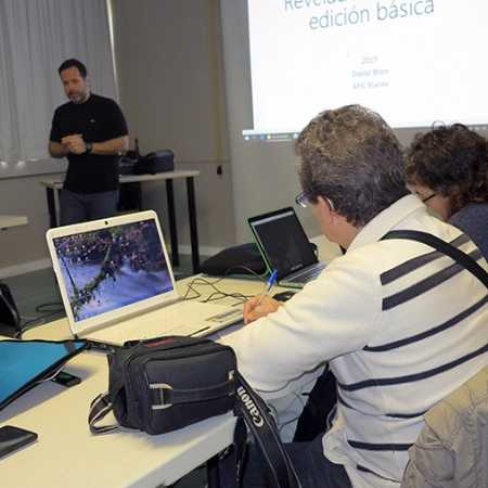 Acaba el taller de revelat raw.