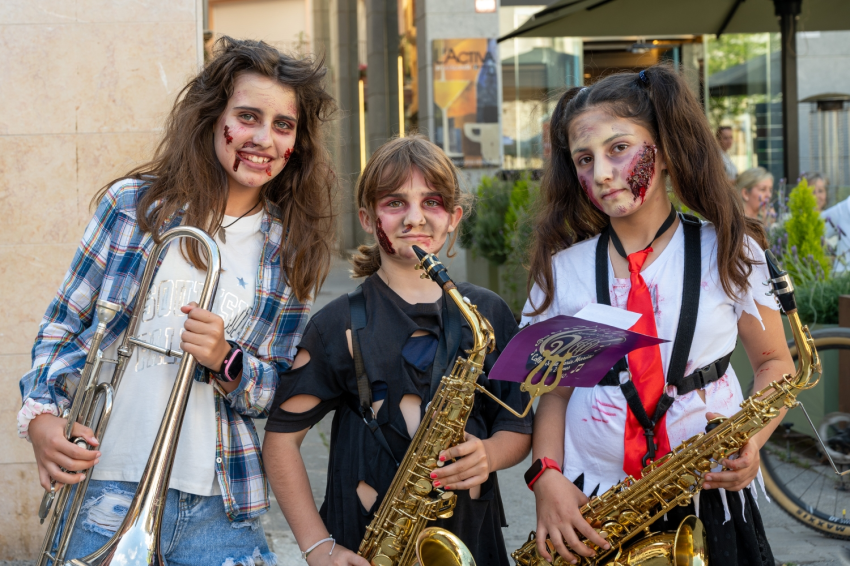 ​AFIC Present a la II Zombie Walk del "Costa Brava Internacional Film Fest".